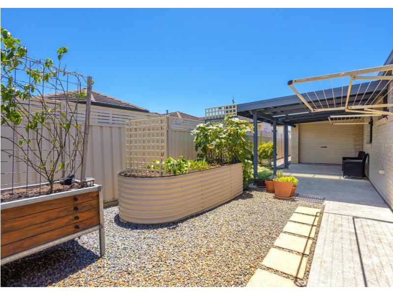 9 Yellowfin Avenue, Old Bar NSW 2430