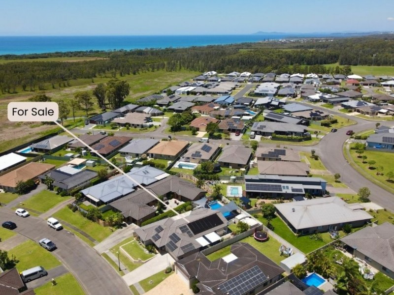 9 Yellowfin Avenue, Old Bar NSW 2430