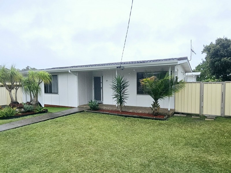 23 Bryan St, Old Bar NSW 2430