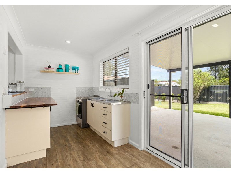 7 Molong Road, Old Bar NSW 2430