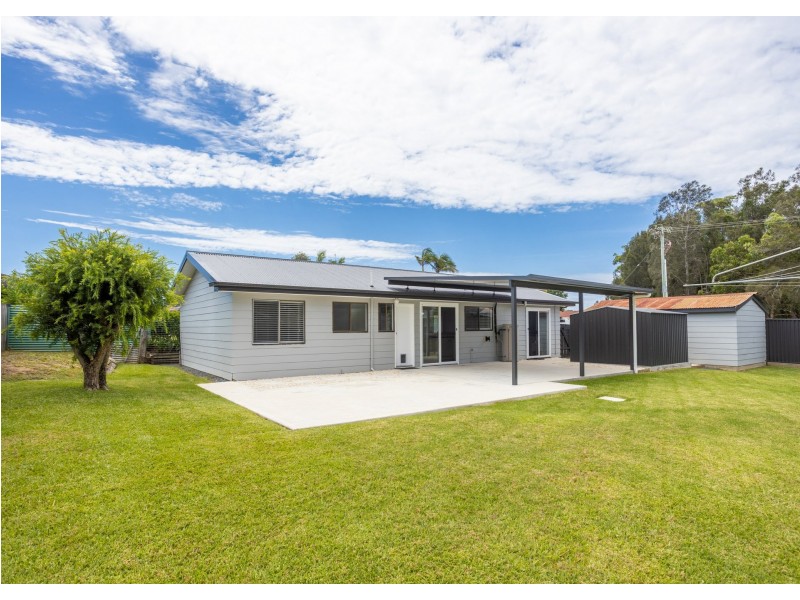 7 Molong Road, Old Bar NSW 2430