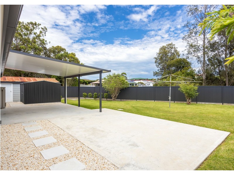 7 Molong Road, Old Bar NSW 2430