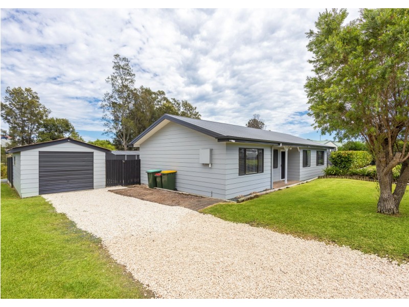7 Molong Road, Old Bar NSW 2430