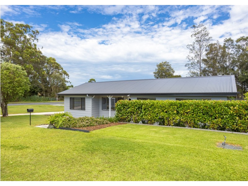 7 Molong Road, Old Bar NSW 2430