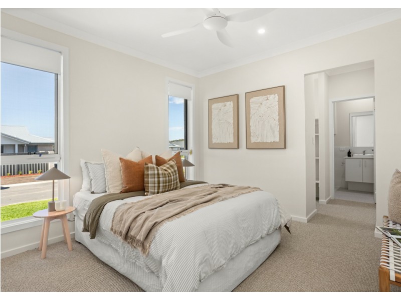1 Surf Close, Old Bar NSW 2430