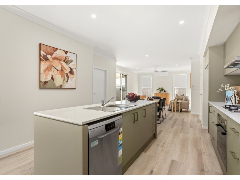 12 Driftwood Boulevard, Old Bar NSW 2430