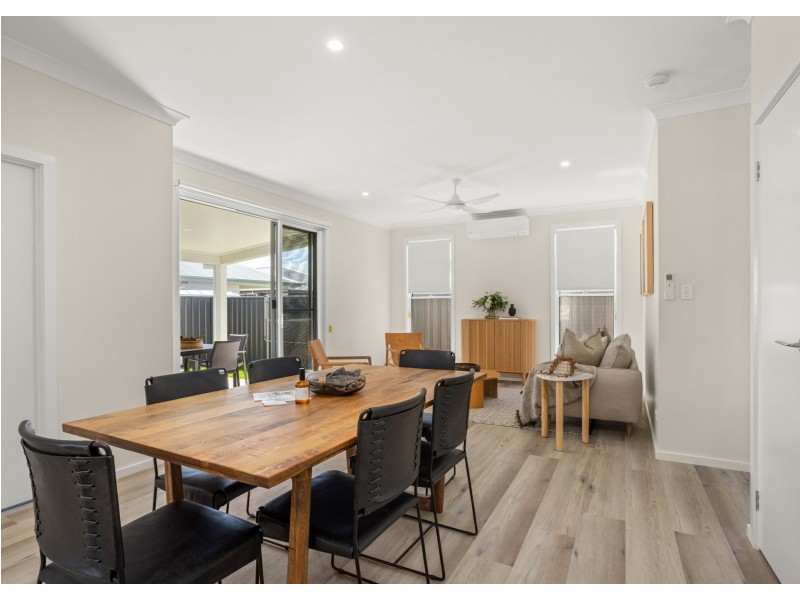 12 Driftwood Boulevard, Old Bar NSW 2430