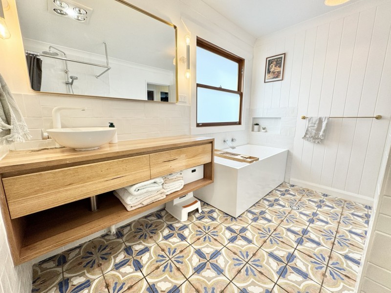 9 Cross Street, Old Bar NSW 2430