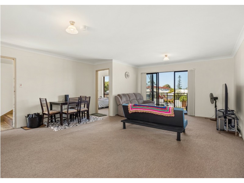 31 Old Bar Road, Old Bar NSW 2430