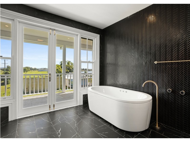 40-42 Weeks Lane, Oxley Island NSW 2430