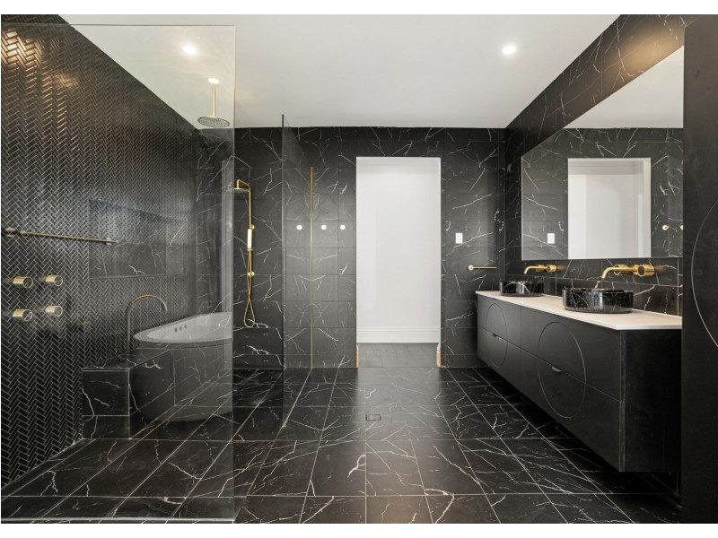 40-42 Weeks Lane, Oxley Island NSW 2430