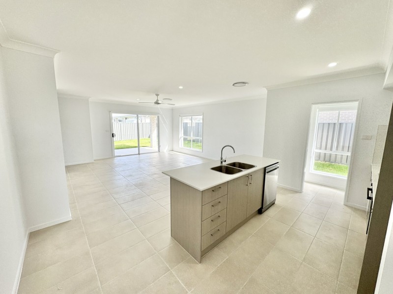 15 Driftwood Boulevard, Old Bar NSW 2430