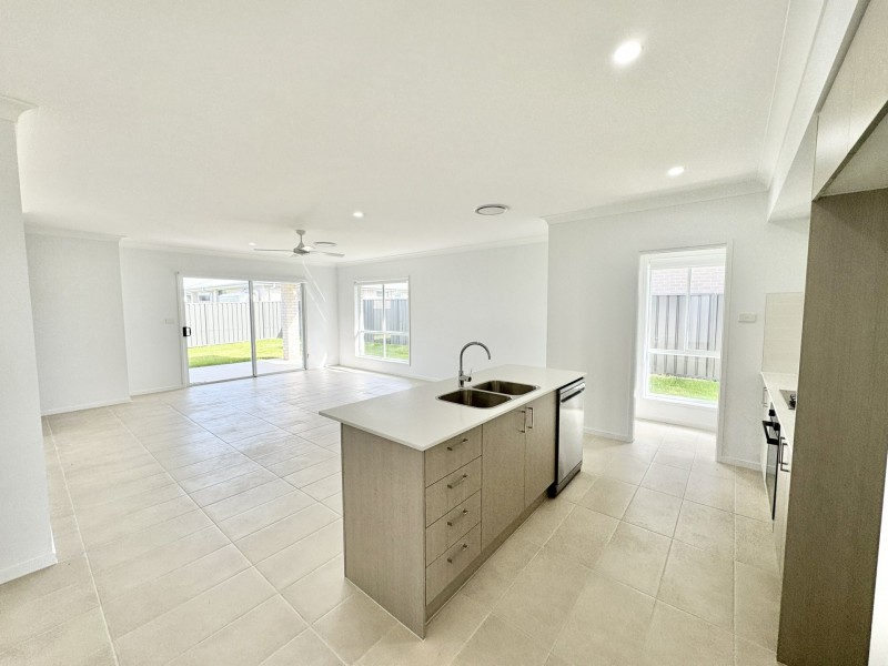 15 Driftwood Boulevard, Old Bar NSW 2430