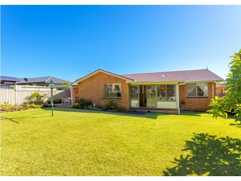 9 Suni Drive, Old Bar NSW 2430