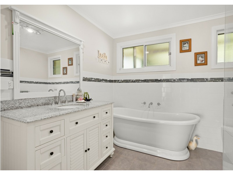 9 Suni Drive, Old Bar NSW 2430