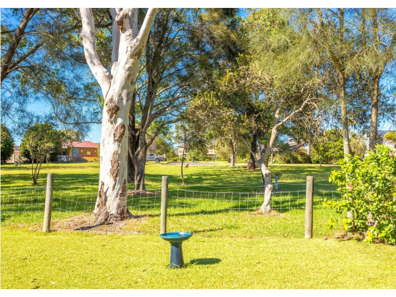 9 Suni Drive, Old Bar NSW 2430