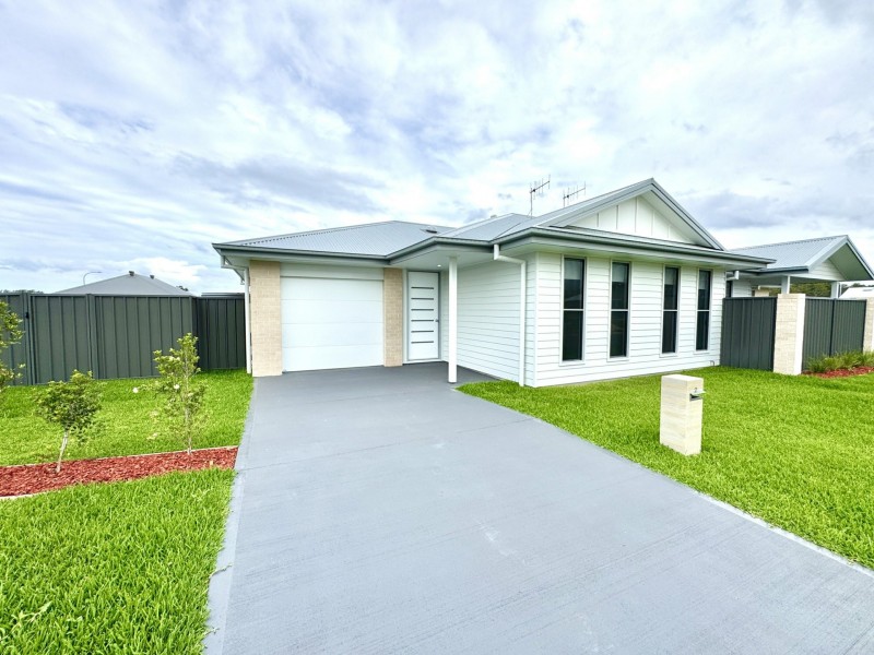 2 Surf Close, Old Bar NSW 2430