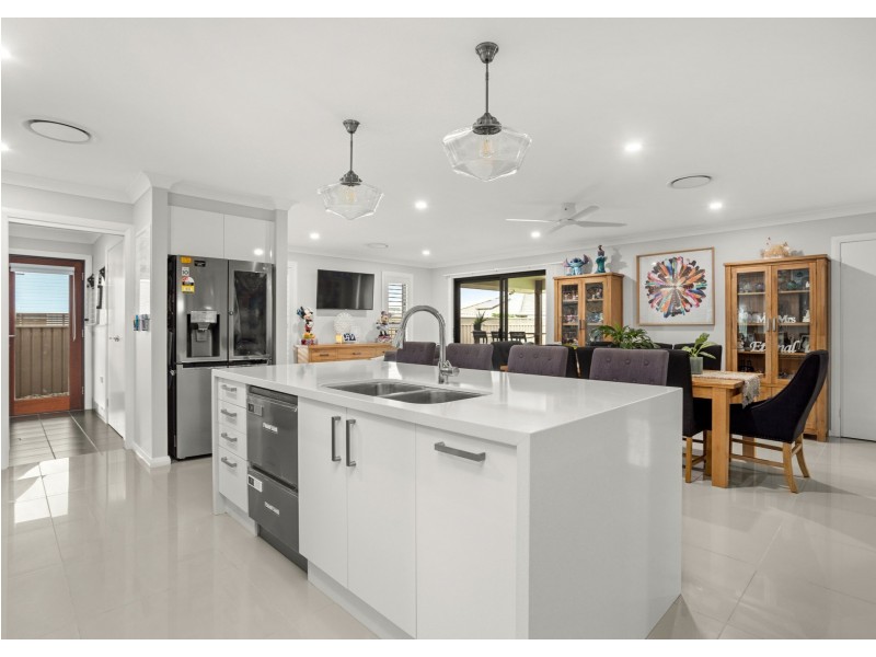 68 Forest Lane, Old Bar NSW 2430
