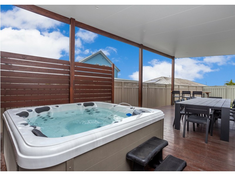 68 Forest Lane, Old Bar NSW 2430