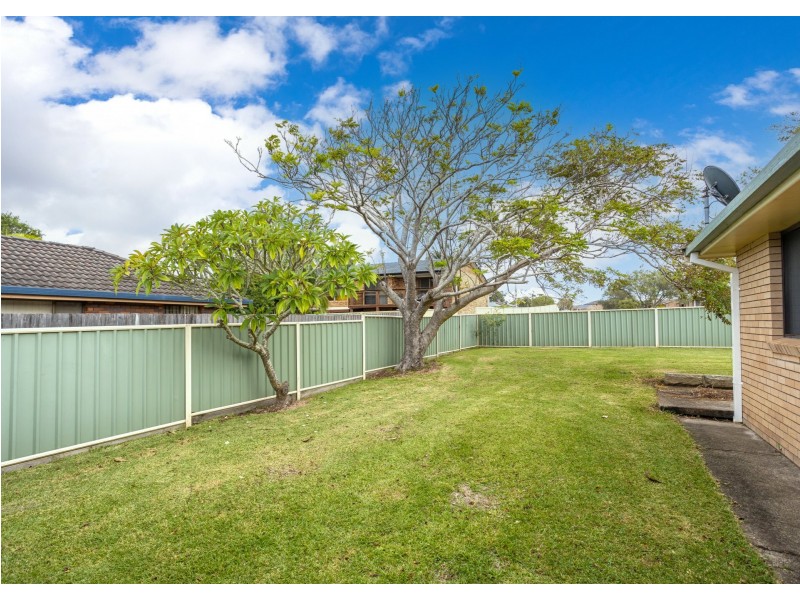 21 Cross Street, Old Bar NSW 2430
