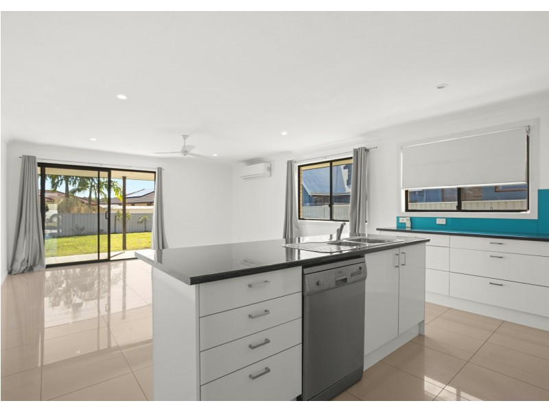 7 Flagtail Avenue, Old Bar NSW 2430