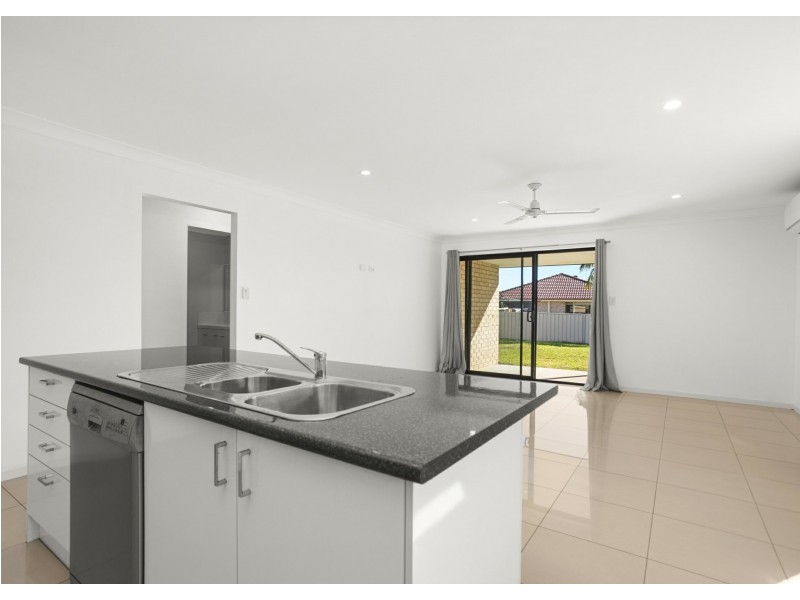 7 Flagtail Avenue, Old Bar NSW 2430