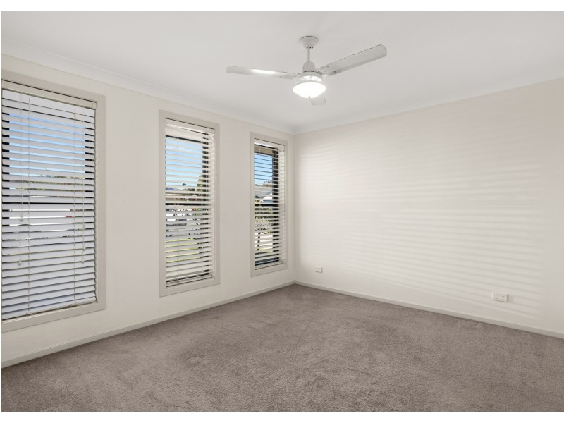 7 Flagtail Avenue, Old Bar NSW 2430