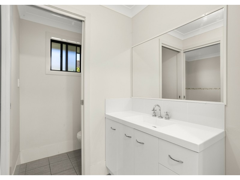 7 Flagtail Avenue, Old Bar NSW 2430