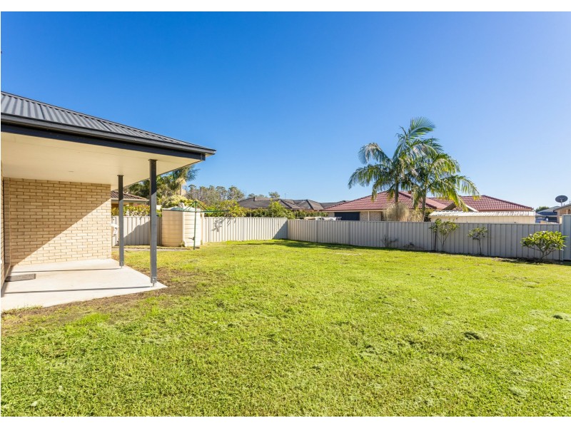 7 Flagtail Avenue, Old Bar NSW 2430