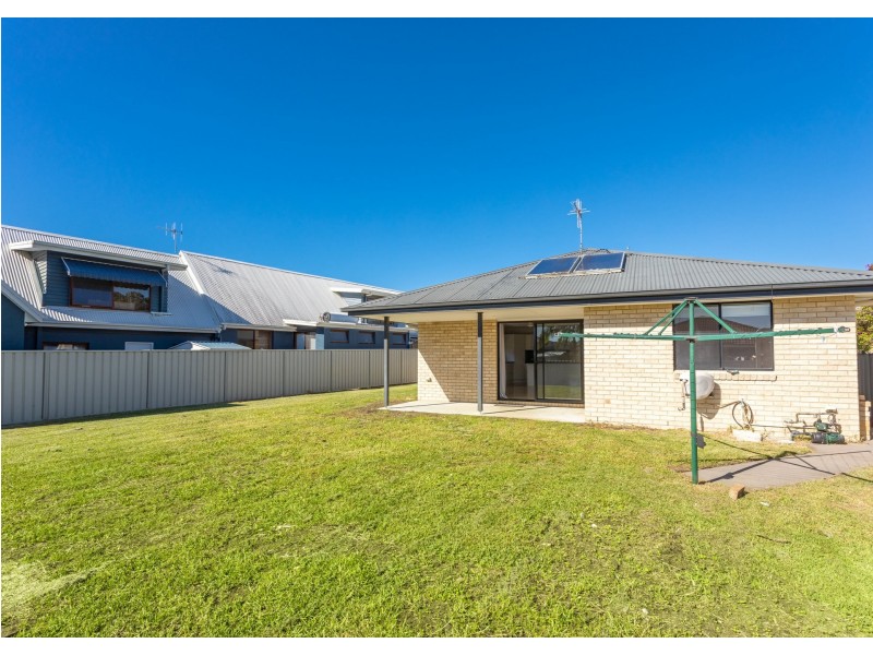 7 Flagtail Avenue, Old Bar NSW 2430