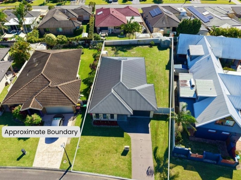 7 Flagtail Avenue, Old Bar NSW 2430