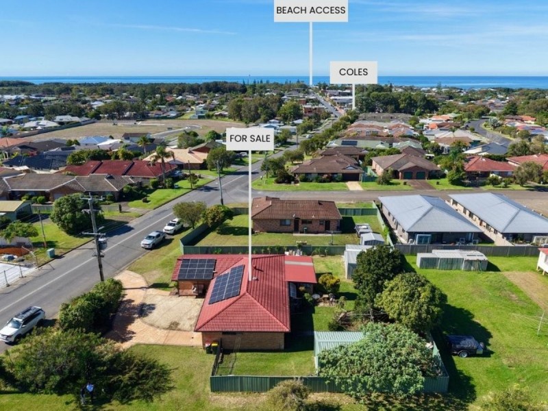 84 Old Bar Road, Old Bar NSW 2430