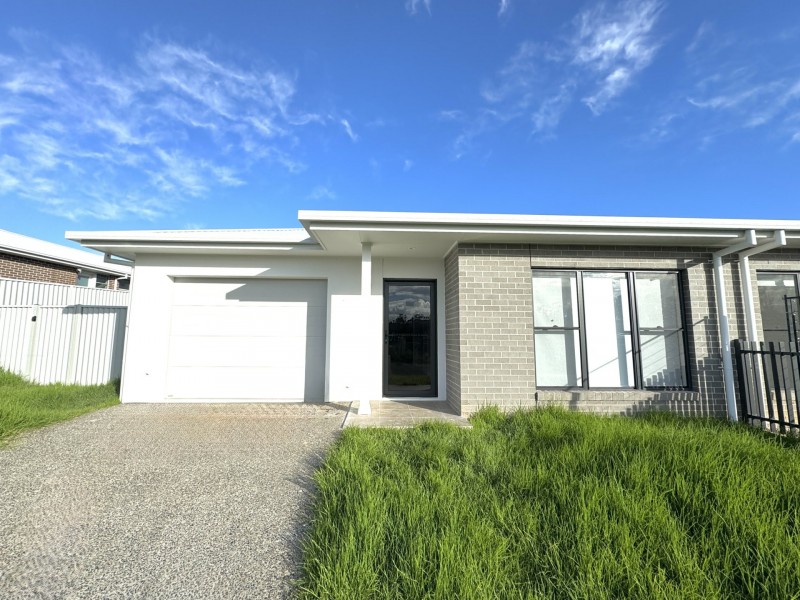 2/60 Marra Drive, Old Bar NSW 2430