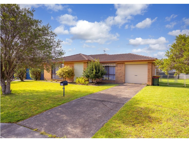 7 Kodi Close, Old Bar NSW 2430