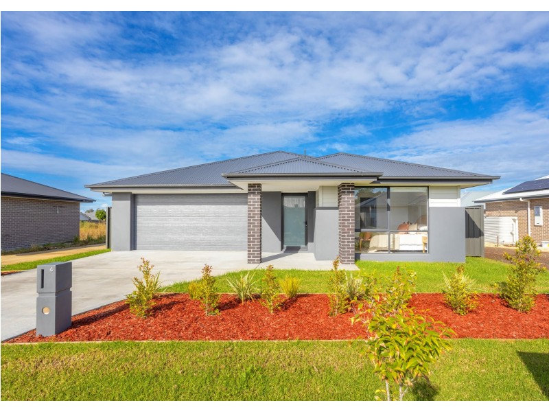 4 Peony Avenue, Old Bar NSW 2430