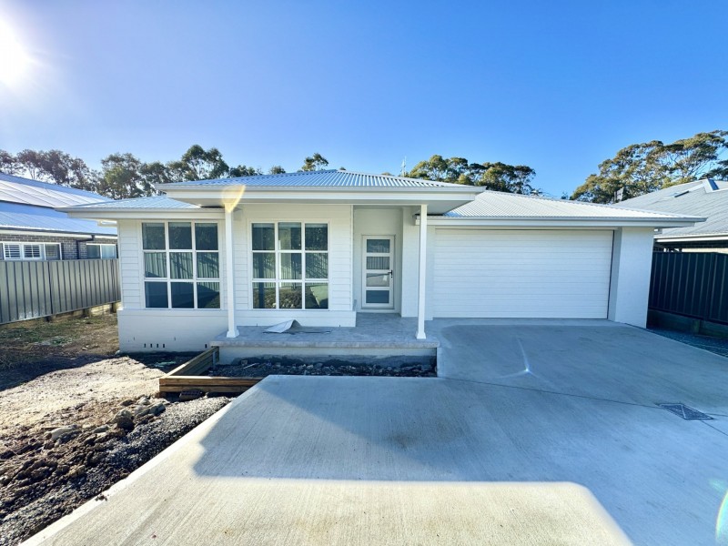 16 Meadows Close, Black Head NSW 2430