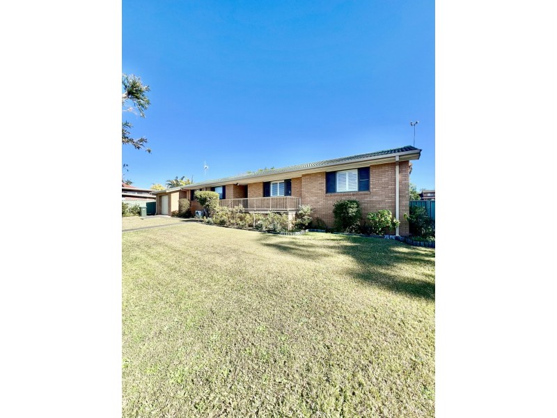 4 Woolcott Close, Taree NSW 2430