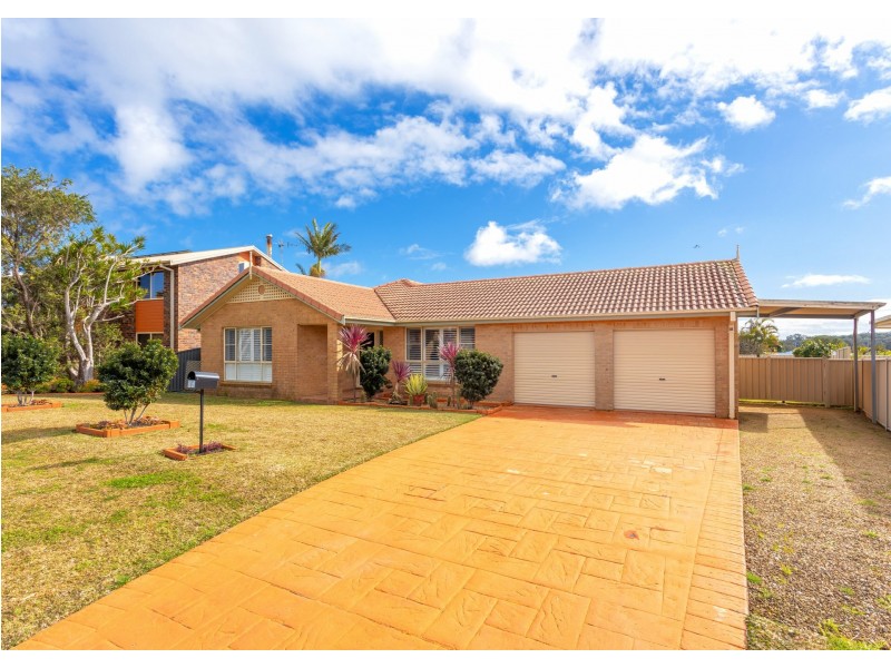 38 Carrabeen Drive, Old Bar NSW 2430
