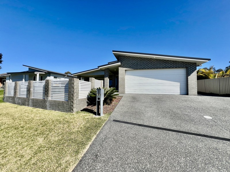 Villa 1/15 Janice Street, Wallabi Point NSW 2430