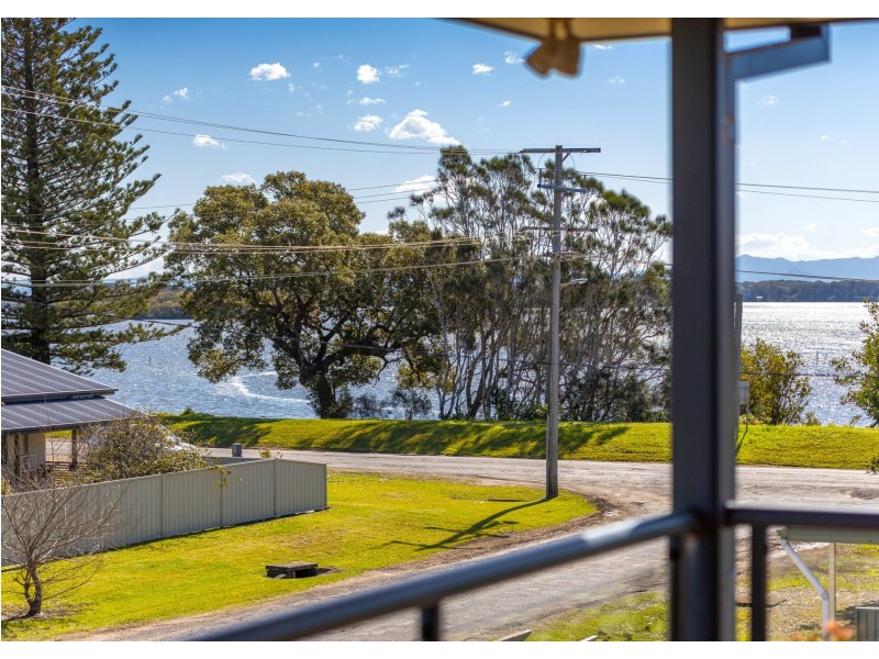 6 Banksia Close, Manning Point NSW 2430