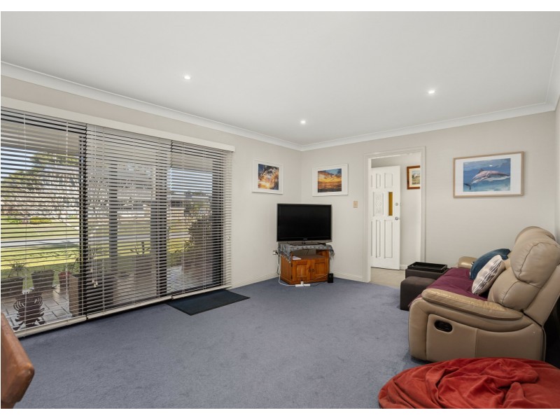 6 Banksia Close, Manning Point NSW 2430