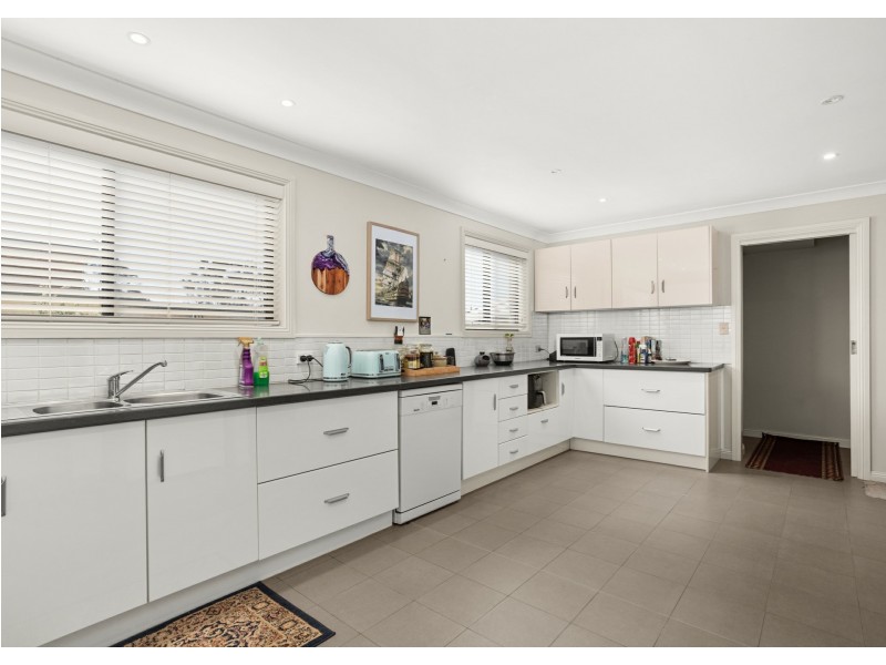 6 Banksia Close, Manning Point NSW 2430