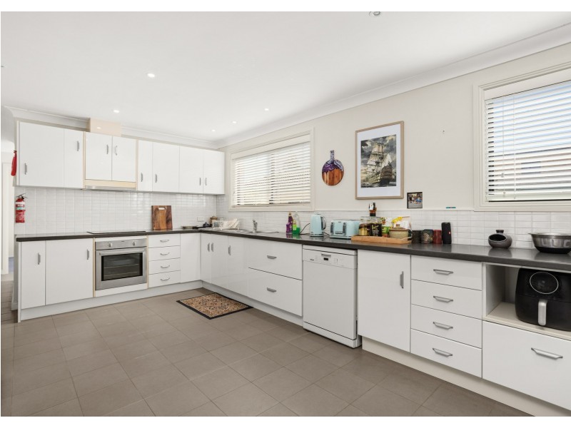 6 Banksia Close, Manning Point NSW 2430