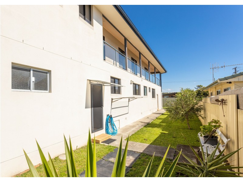 6 Banksia Close, Manning Point NSW 2430