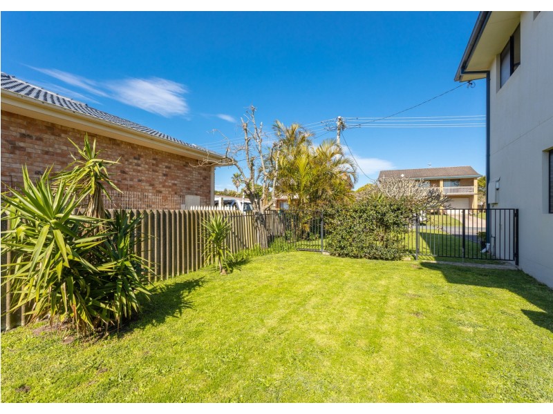 6 Banksia Close, Manning Point NSW 2430
