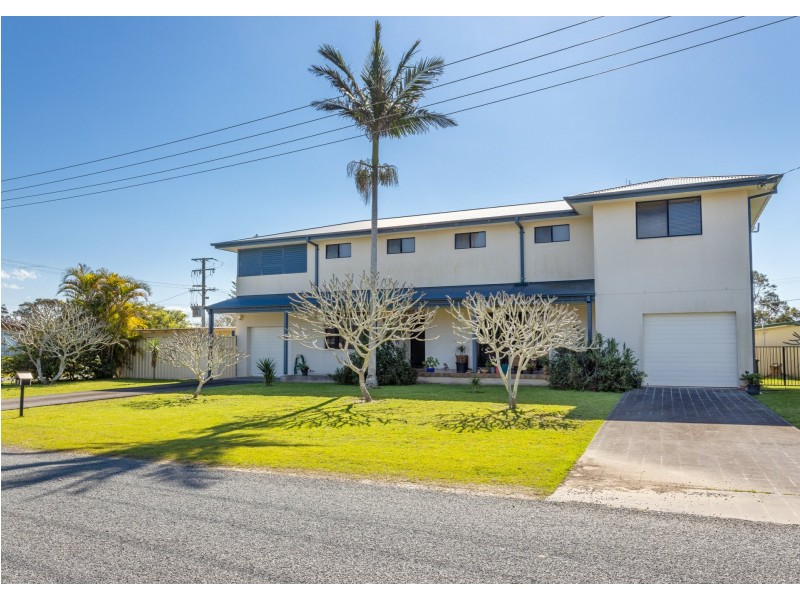6 Banksia Close, Manning Point NSW 2430