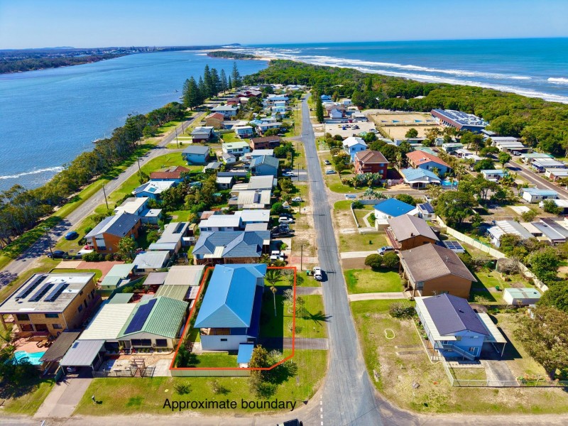 6 Banksia Close, Manning Point NSW 2430