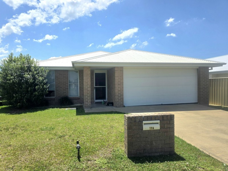 19a Albatross Way, Old Bar NSW 2430
