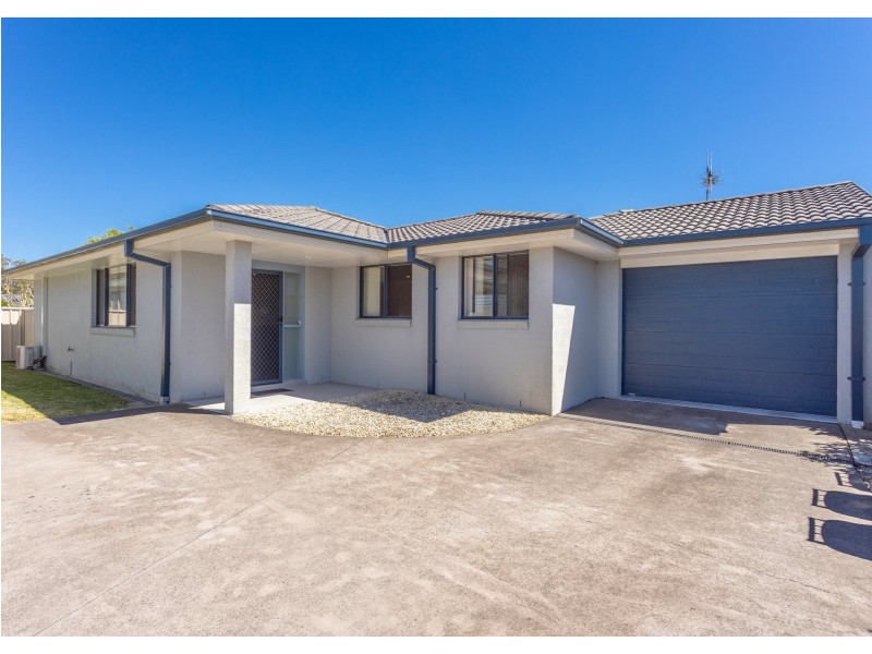 2/3 Albatross Way, Old Bar NSW 2430