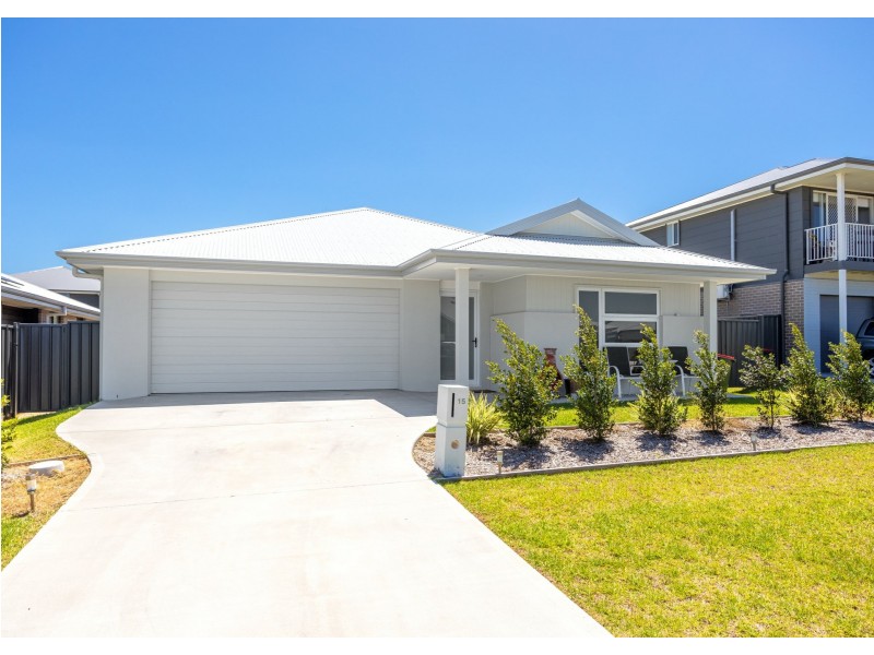 15 Driftwood Boulevard, Old Bar NSW 2430